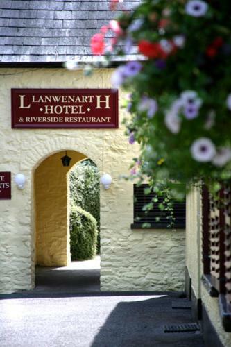 Llanwenarth Hotel And Riverside Restaurant Abergavenny Dış mekan fotoğraf